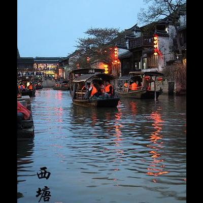 长沙五一广场美食？我们点的麻辣鸳鸯锅，我想说，超辣。那么，长沙五一广场美食？一起来了解下吧。