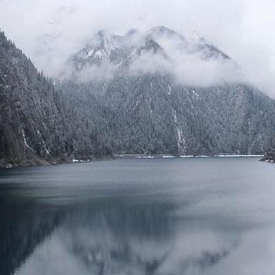 三亚是哪里？三亚市属于海南省三亚地区，属于热带气候，风景秀丽，旅游度假休闲的好去处。。那么，三亚是哪里？一起来了解下吧。