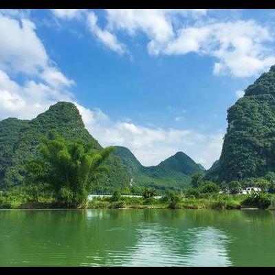 周口师院？周口师院主校区在北校区，南校区马上就卖了以后全都搬到新校区（北校区）……新校区交通还是很好的，到市区很方便有专门的一路公。那么，周口师院？一起来了解下吧。